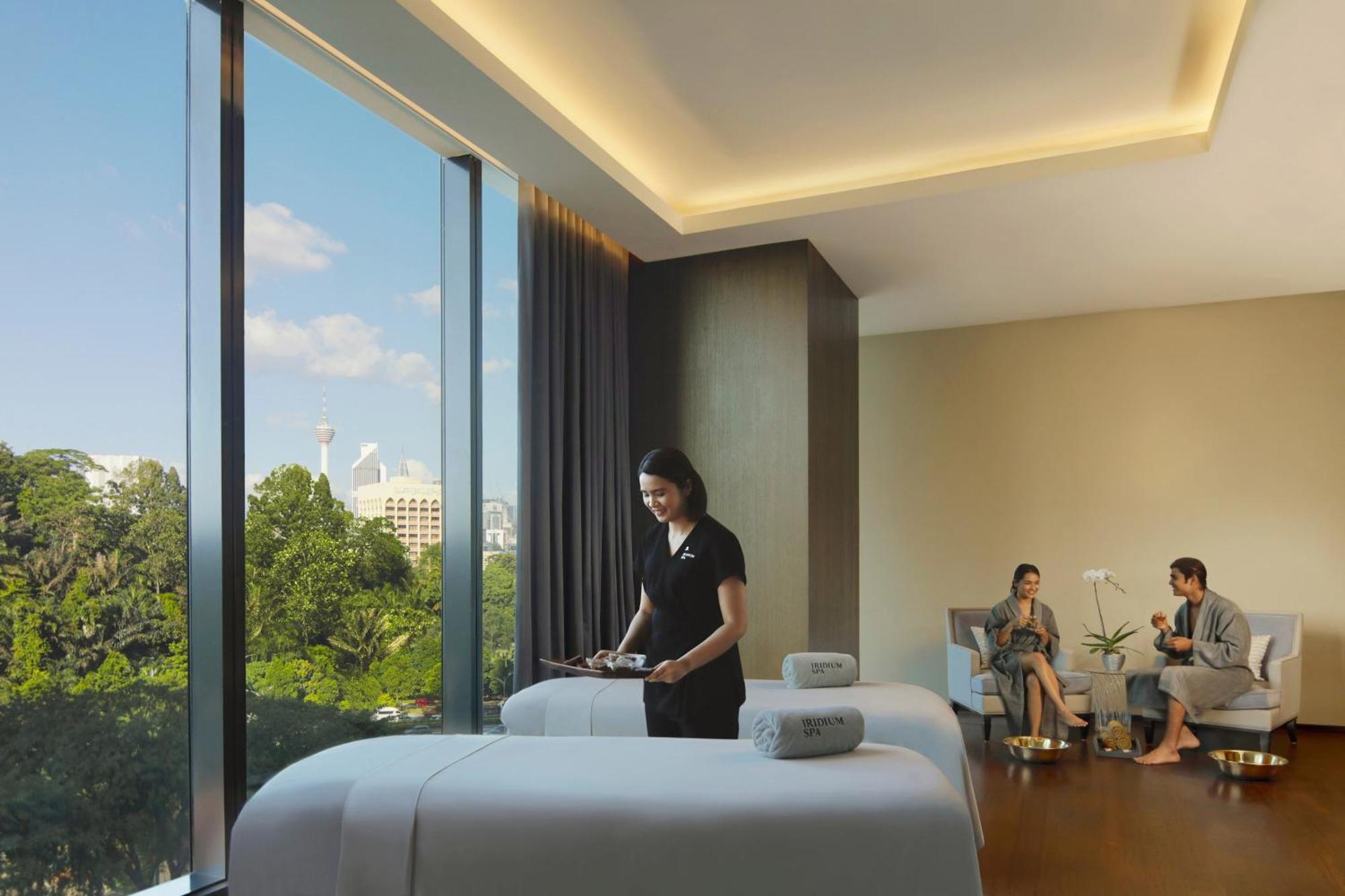 Отель The St. Regis Куала-Лумпур Экстерьер фото